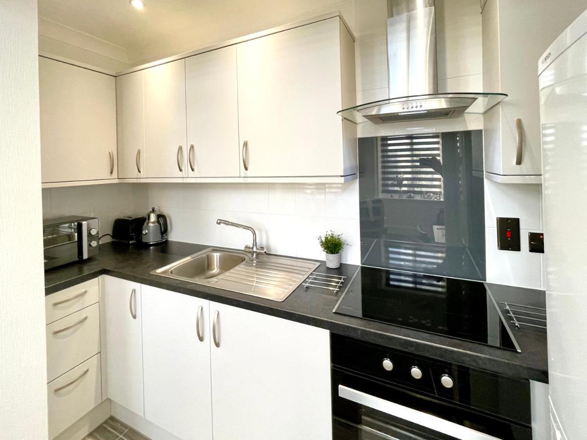 Modern Family Apartment Free Parking And Gym By Beach Μπόρνμουθ Εξωτερικό φωτογραφία