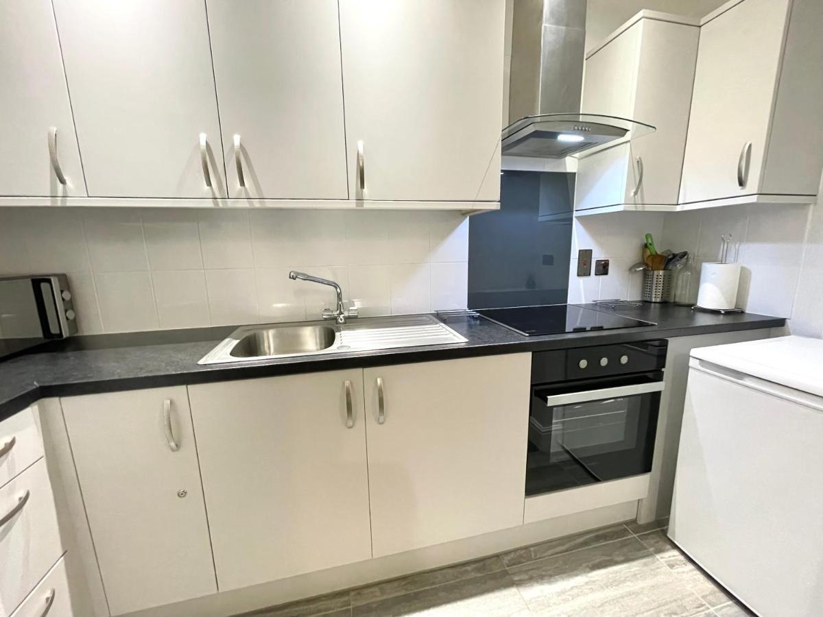 Modern Family Apartment Free Parking And Gym By Beach Μπόρνμουθ Εξωτερικό φωτογραφία