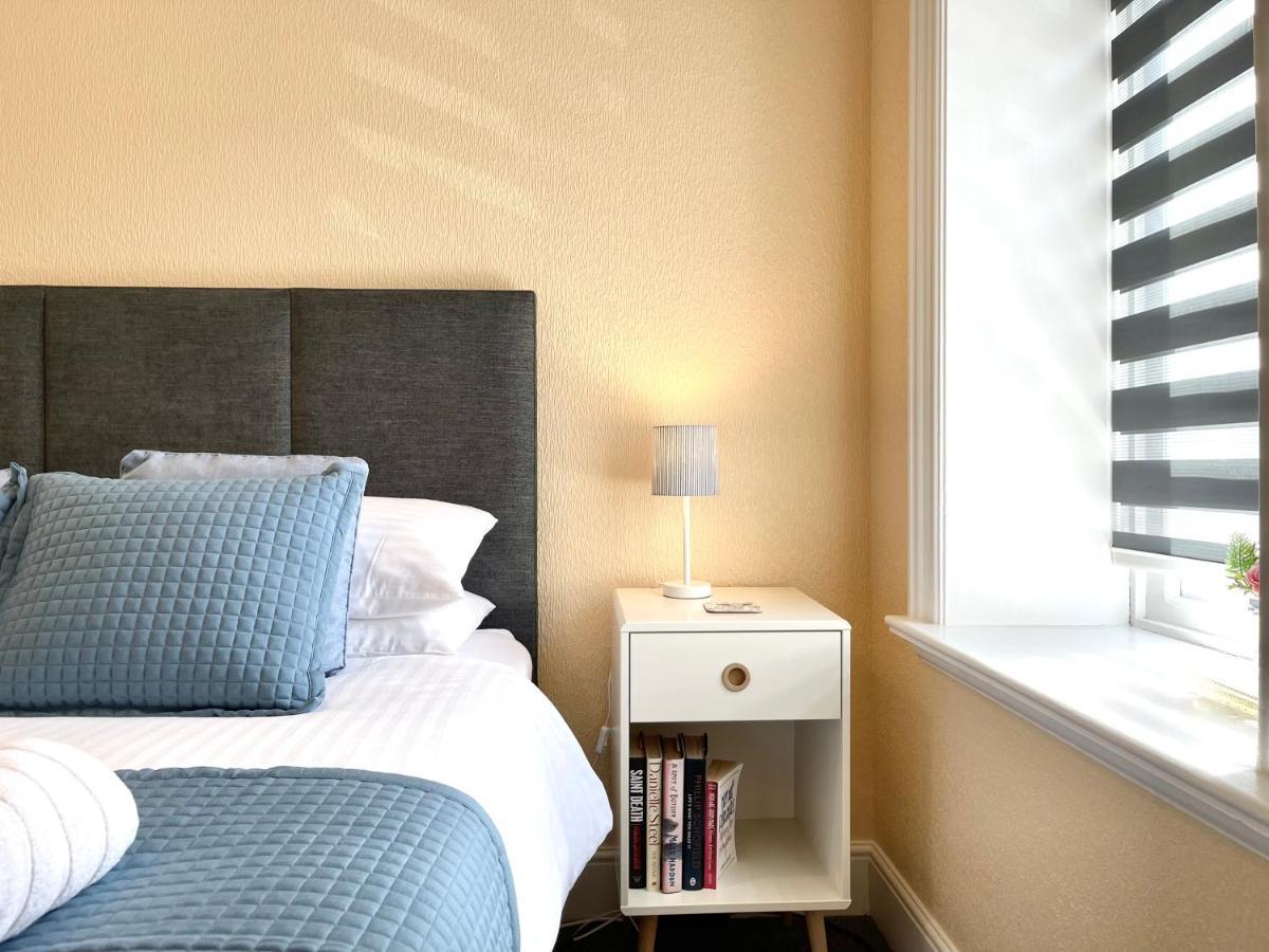 Modern Family Apartment Free Parking And Gym By Beach Μπόρνμουθ Εξωτερικό φωτογραφία