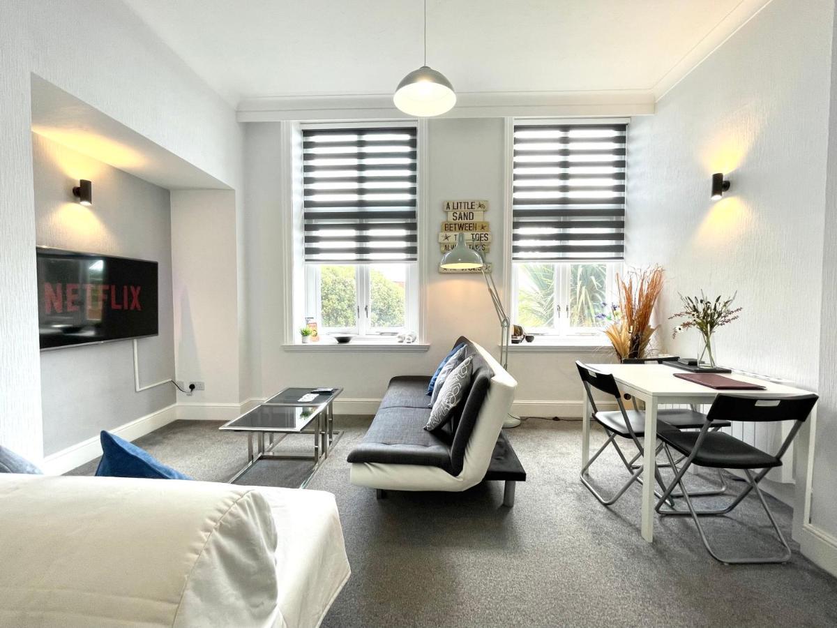 Modern Family Apartment Free Parking And Gym By Beach Μπόρνμουθ Εξωτερικό φωτογραφία
